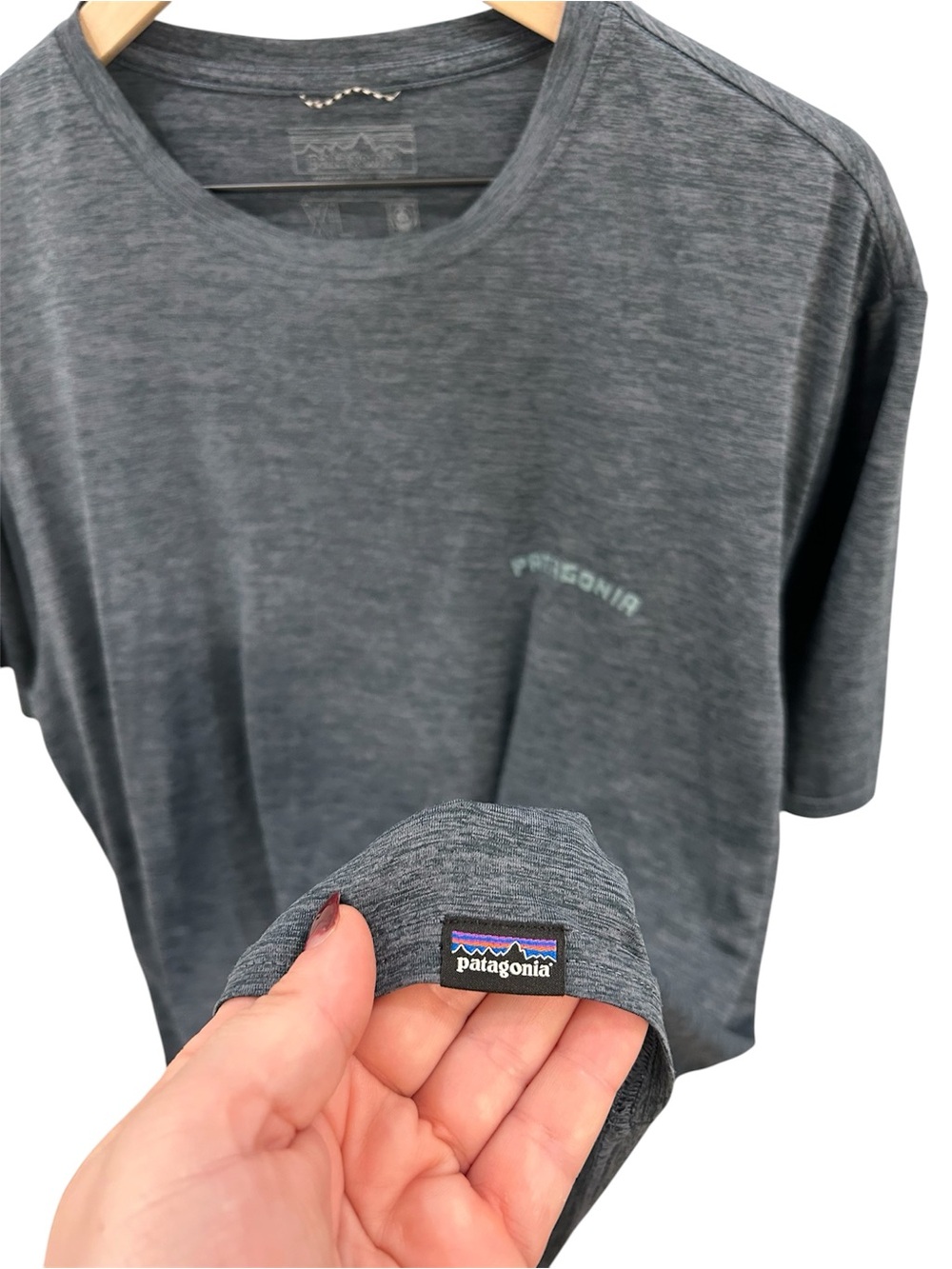 Patagonia Men’s Capilene Cool Daily Graphic T-Shirt – Size XL - Picture 4 of 5